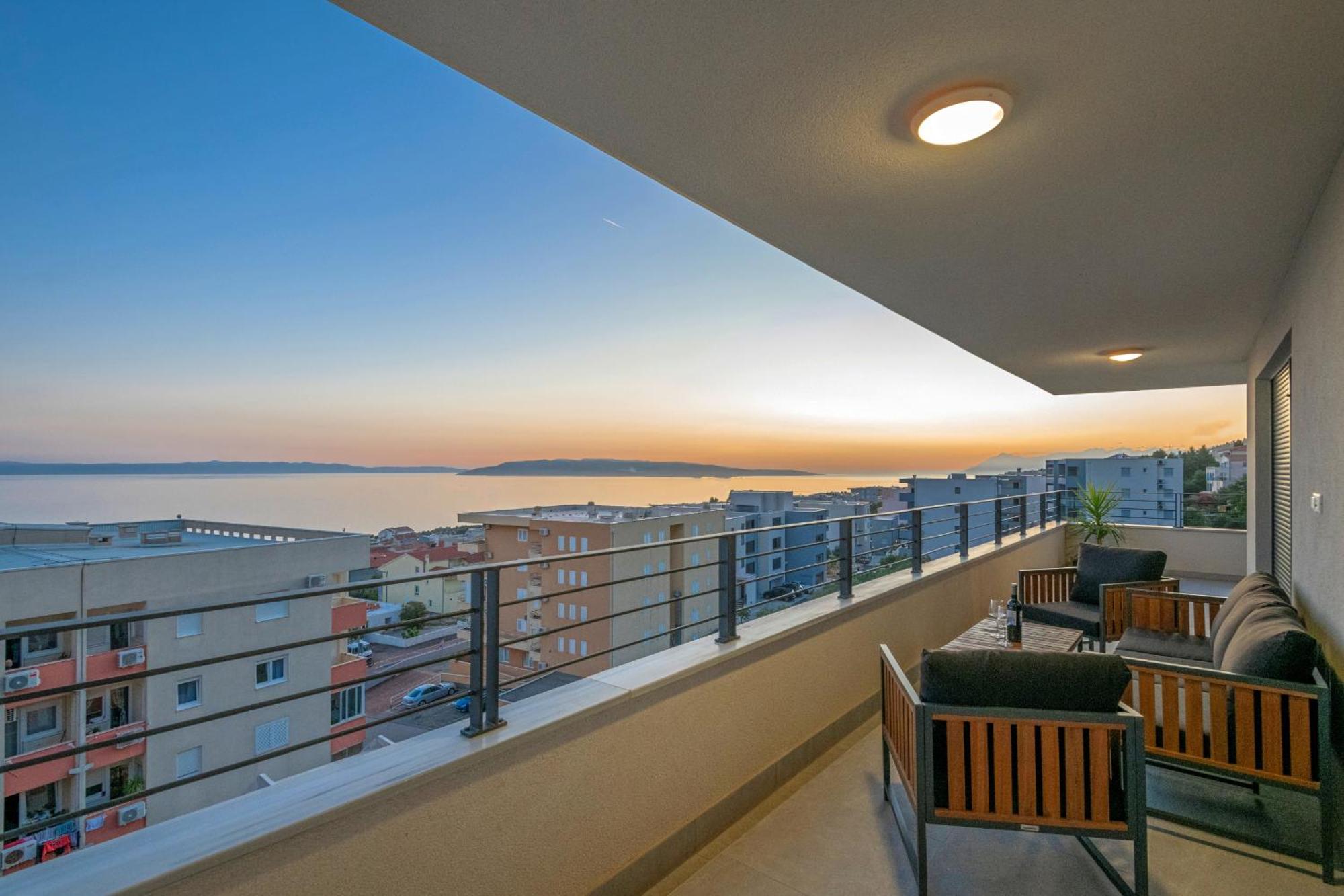 18 Apartment *