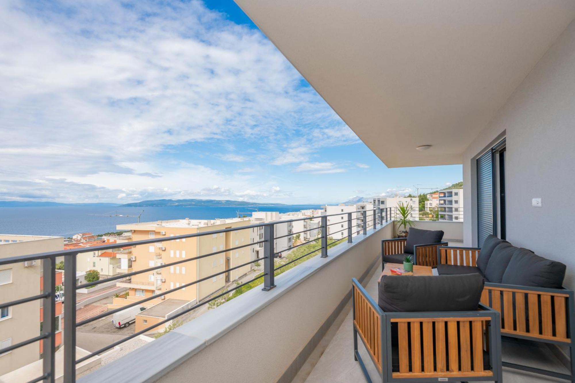 18 Apartment *
